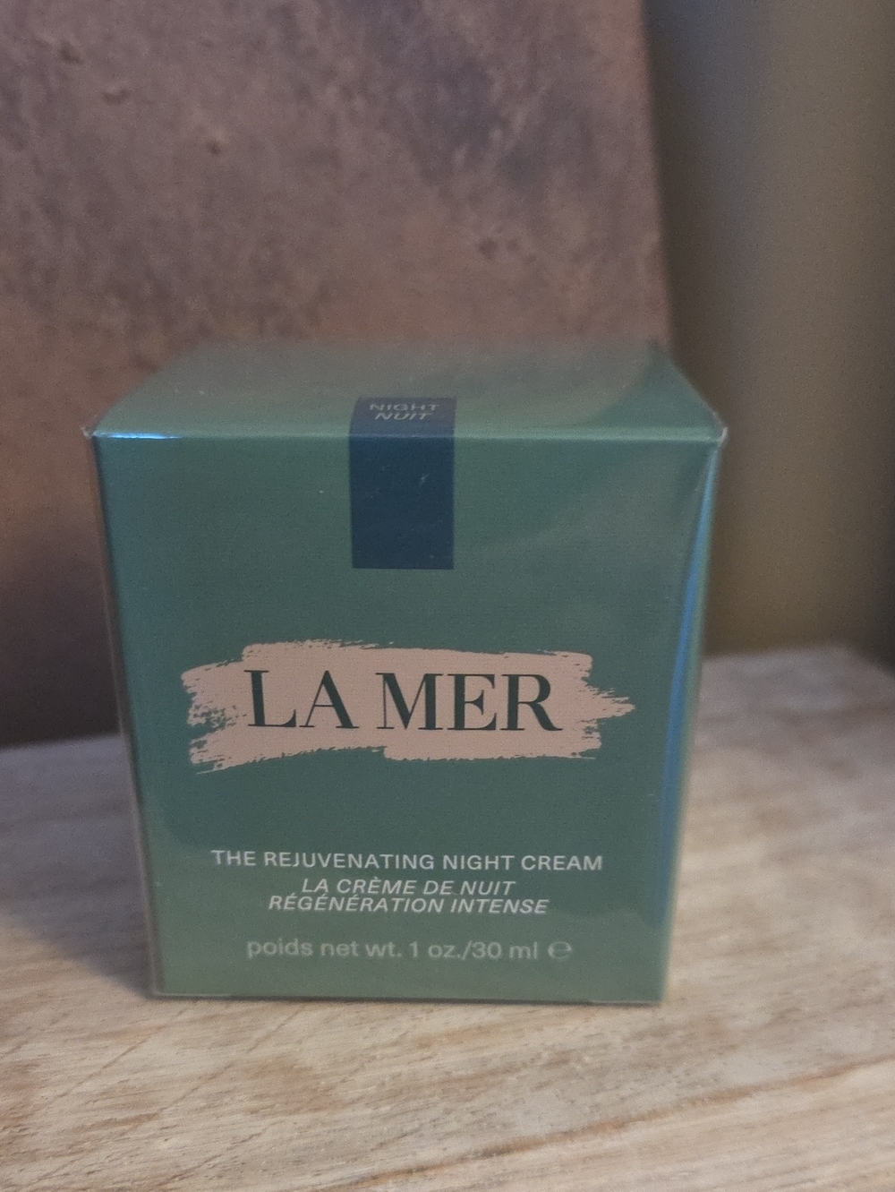 La Mer Rejuvenating Night Cream - Green and Beige Packaging
